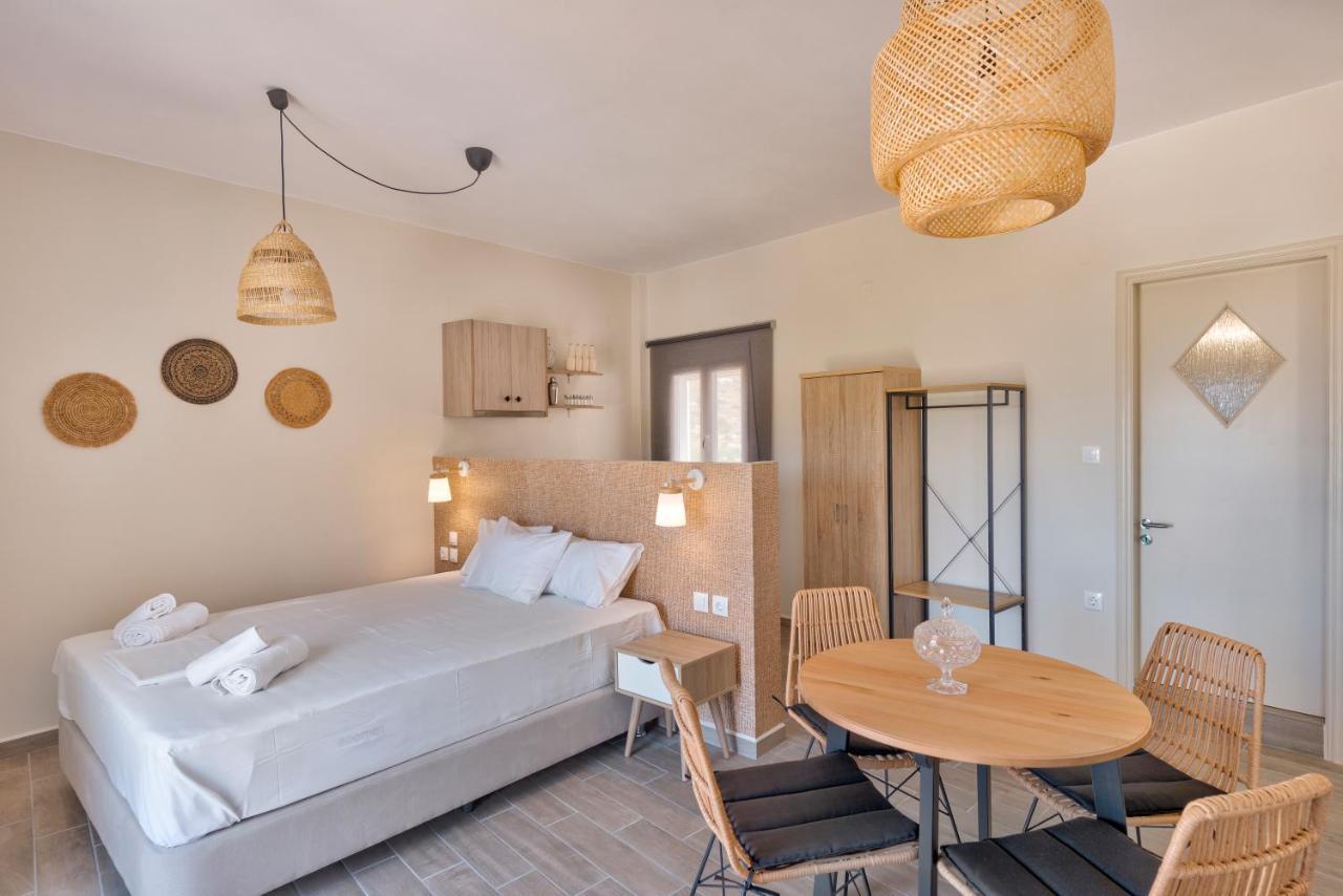 Guesthouse ERI Kini Extérieur photo