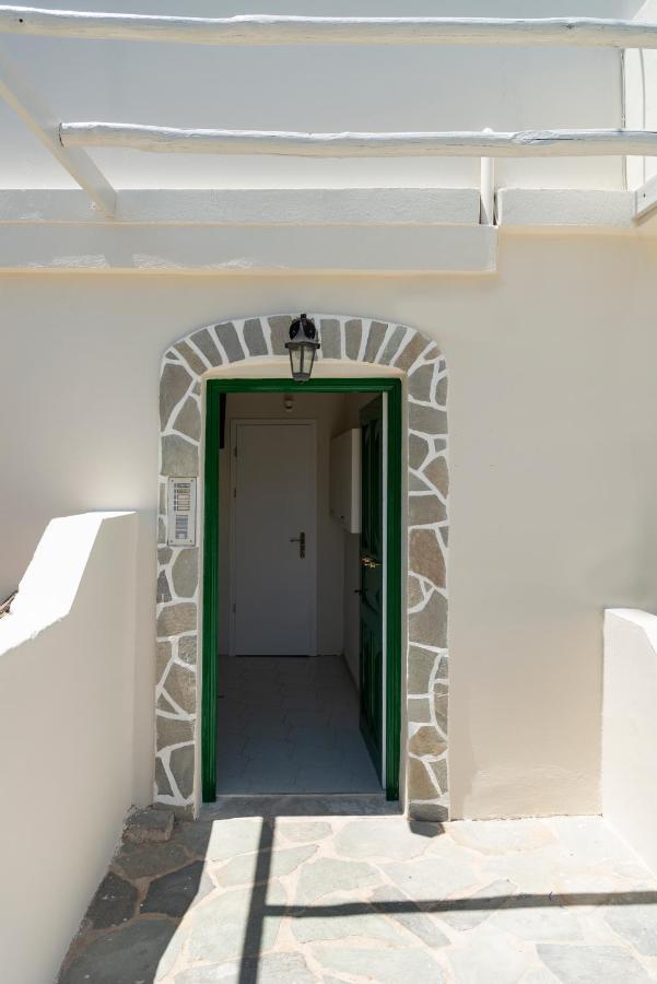 Guesthouse ERI Kini Extérieur photo
